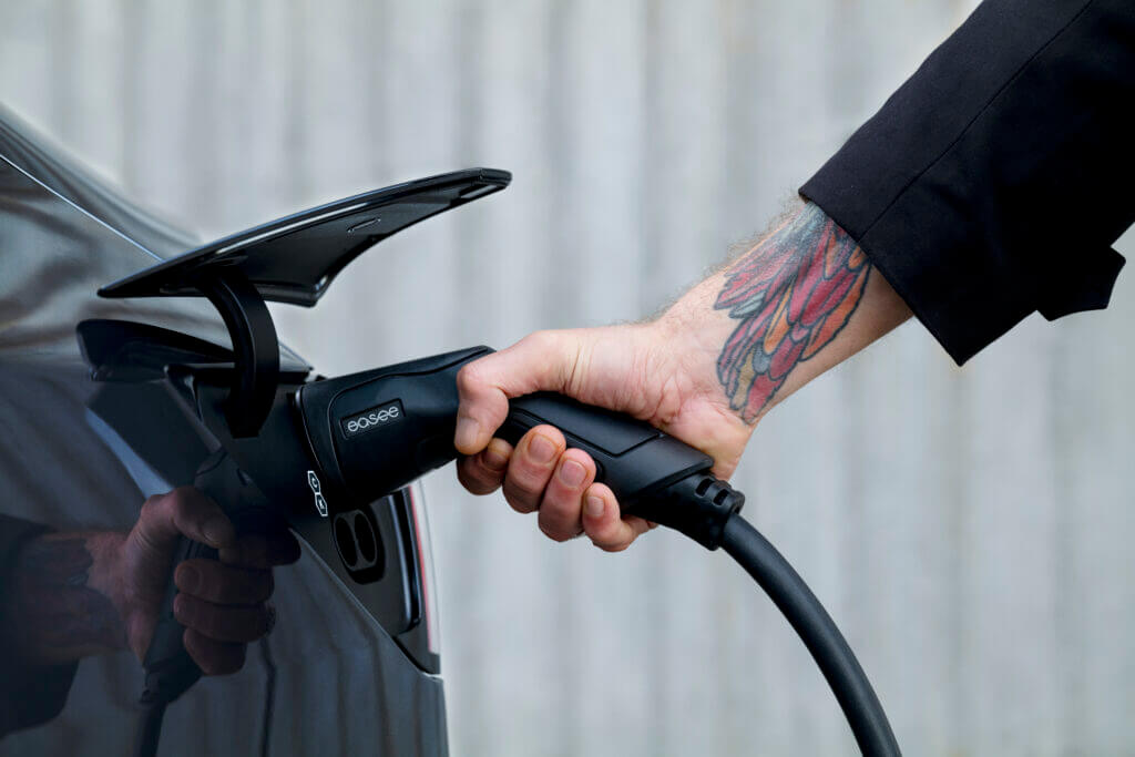 Charger on wall - Tinn Energi & Fiber Easee elbillading