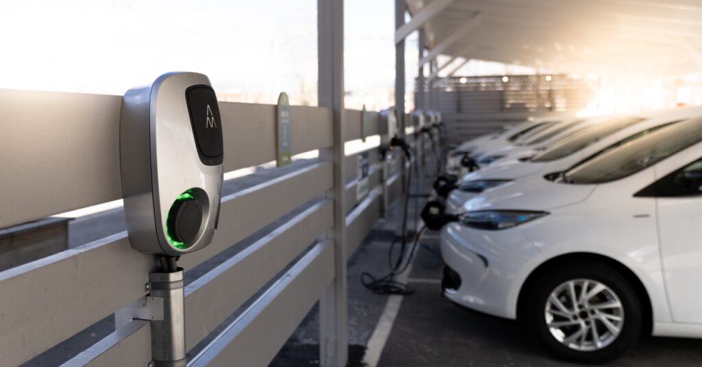 ChargeAmps_Aura_Bilpool_Täby_LR 19-low-res - Tinn Energi & Fiber Charge Amps Auro passer fint til borettslag etc